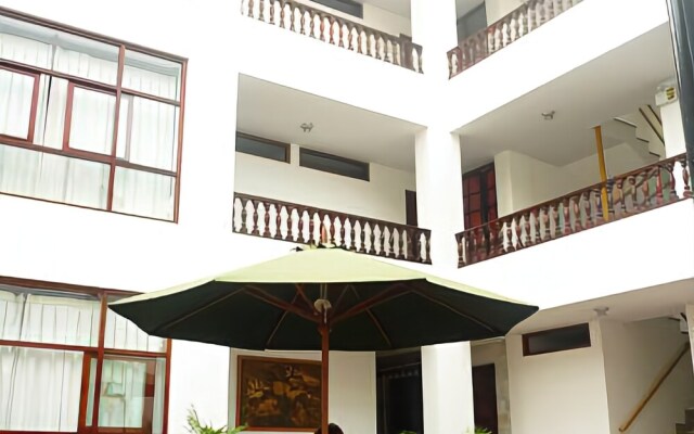 Miraflores Lodge