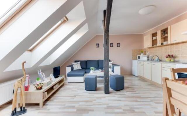 Jane's Attic Apartment