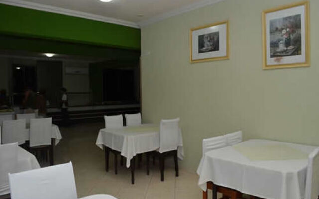 Hotel Real