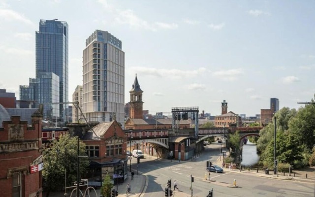 Top Floor 3-bed Penthouse in Manchester