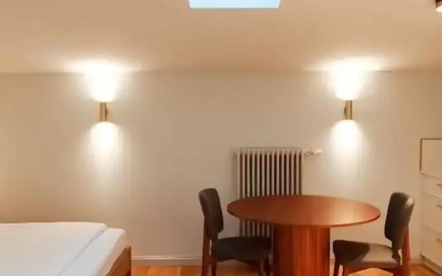 Roze Center Apartments