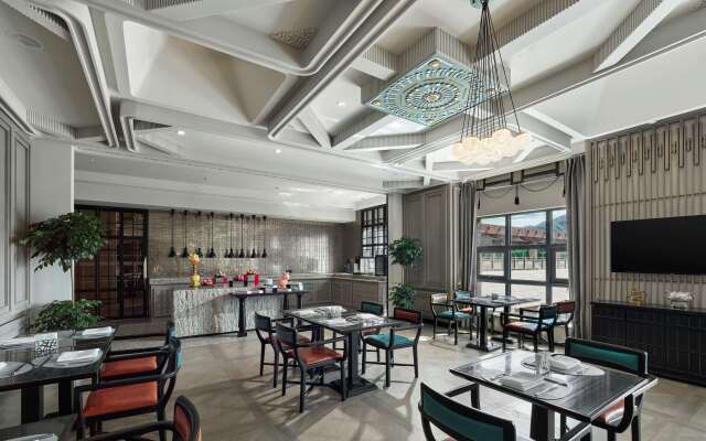 Doubletree By Hilton Shigatse