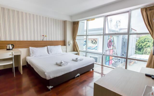 Snooze Hotel Thonglor Bangkok