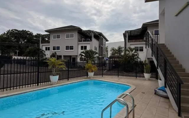 4BR Town House Cantonments. Pool. Garden