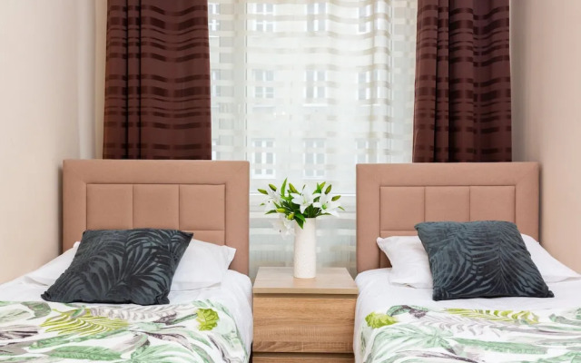 Apartments Warsaw Hoza by Renters