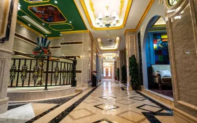 Peninsula International Hotel
