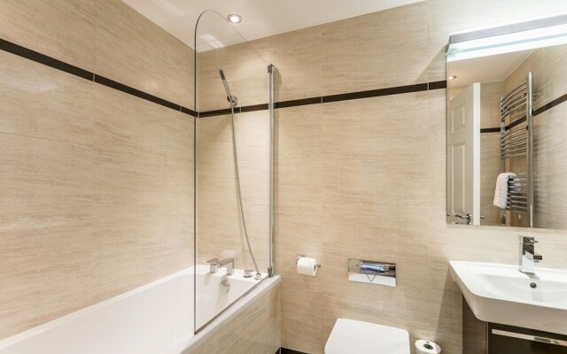 Golf Apartment @ Carus Green