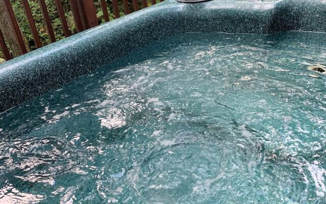 Hanky Panky 1 Bedroom Cabin