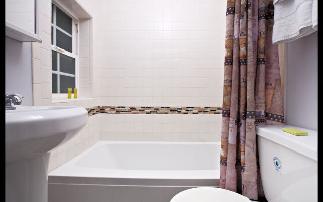 Venice Beach Suites  Hotel