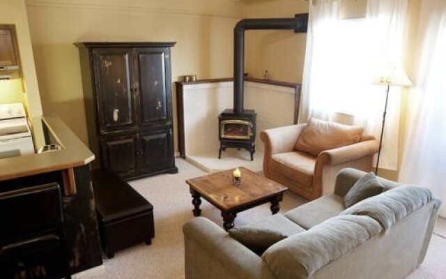 Innwest Kirkwood Inn