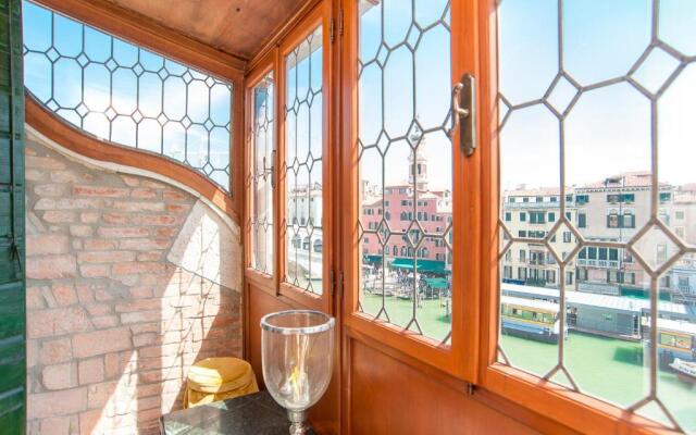 Rialto Terrace on the Grand Canal