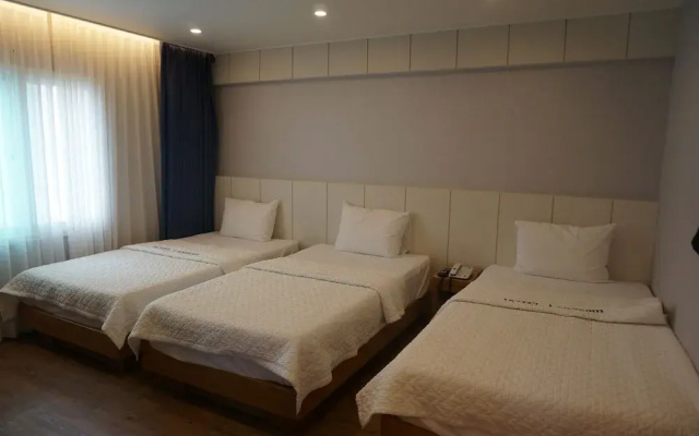 Lang Sam Hotel