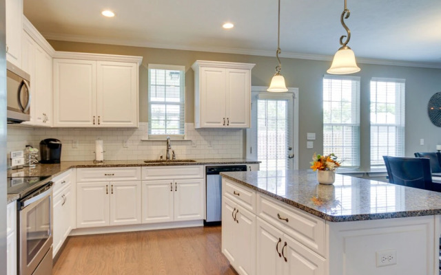 Quaint Grovetown Getaway w/ Private Hot Tub!
