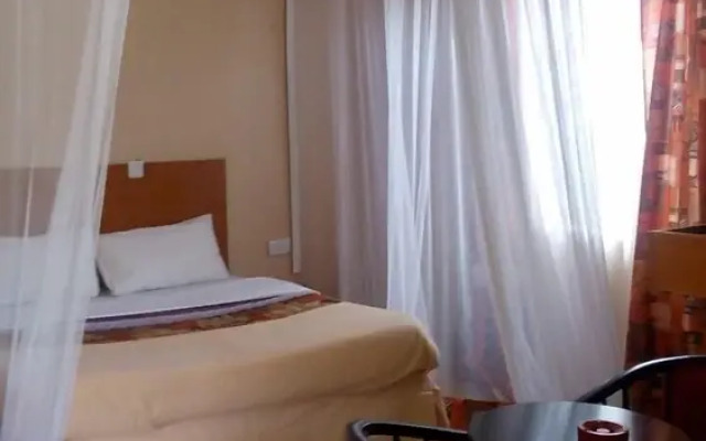 Savannah Lodge Nguluni