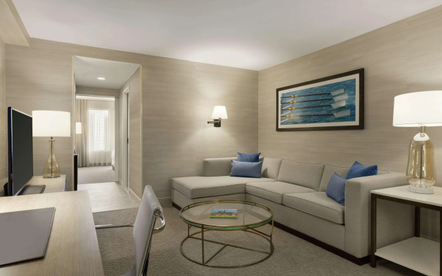 DoubleTree Suites by Hilton Hotel Boston - Cambridge