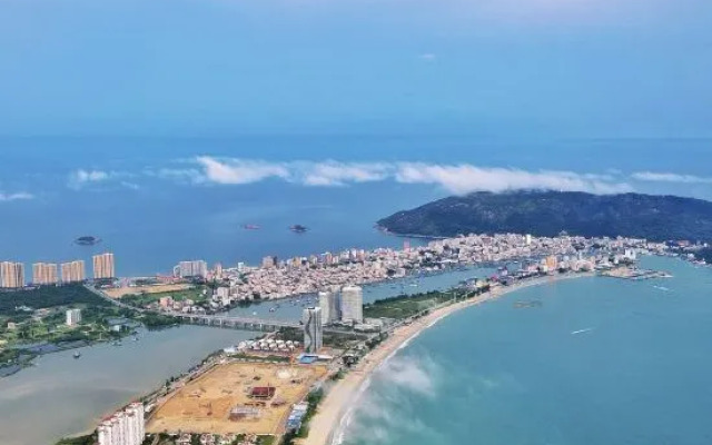 Ninghai Sunset Net Red Seaview Homestay (Vanke Shuangyuewan Branch)