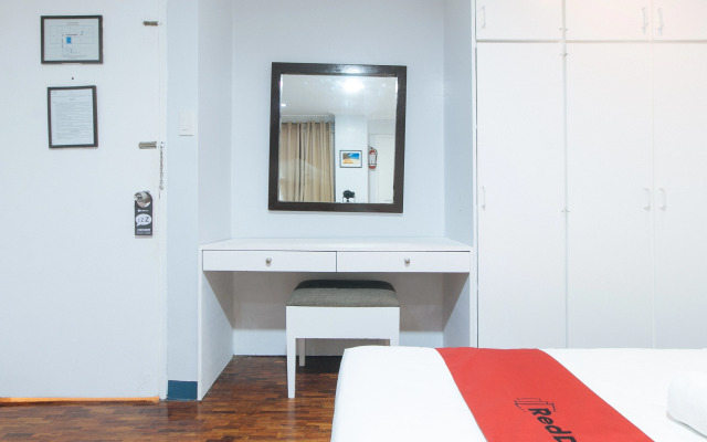 RedDoorz Premium near Greenbelt Makati