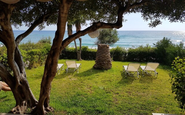 Glyfada Beachfront Housel Ab4g
