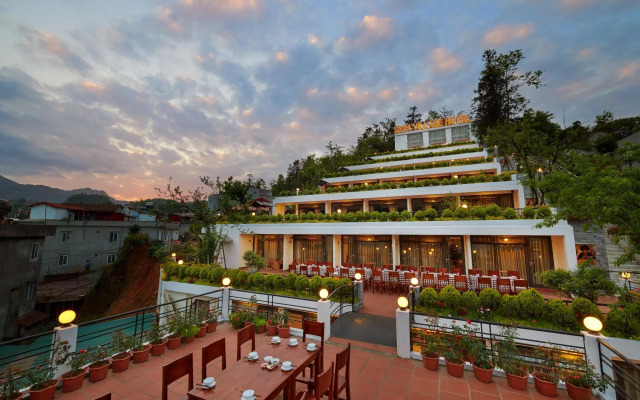 Sapa Village Hotel