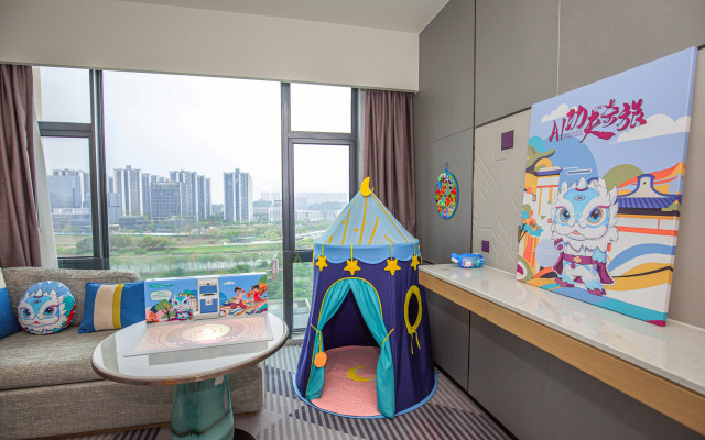 Crowne Plaza Foshan Nanhai-an IHG Hotel-Guangzhou South Railway Station Free Shuttle Bus