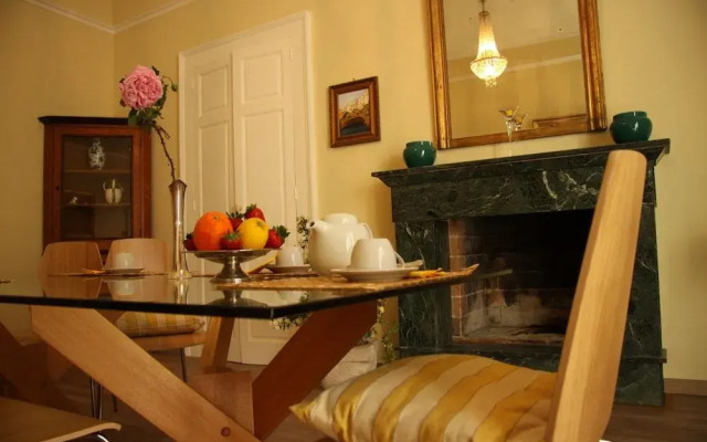 Via Roma 25 B&B