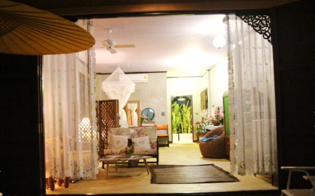 Bang Luang House