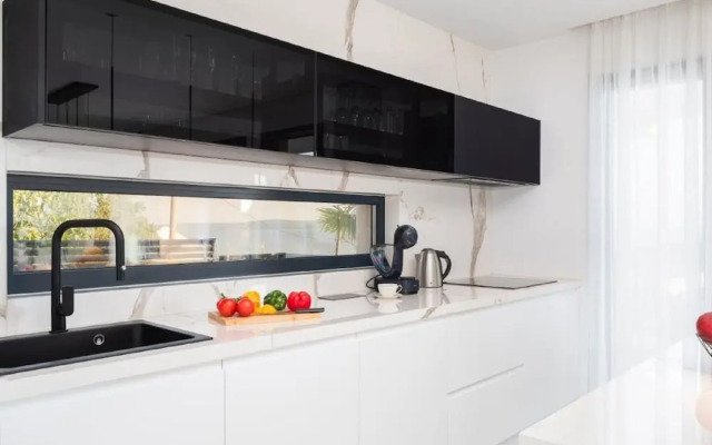 Luxury Villa With Swimming Pool and Sauna