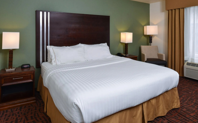 Holiday Inn Express & Suites Cherry by IHG