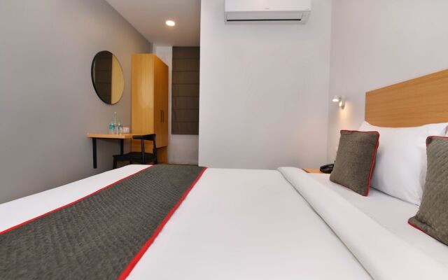 OYO Flagship 17173 Hotel Function Inn