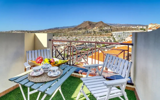 Two-floor Penthouse w Complex Pool Outdoor Terrace