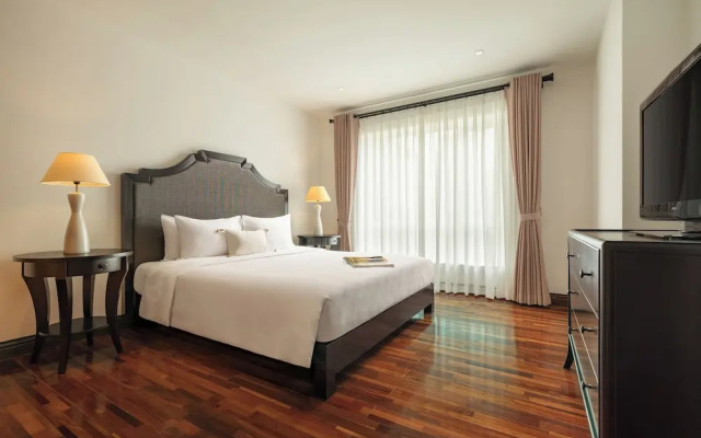 Elegant Suites Central