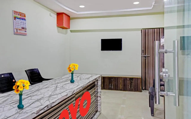 Oyo Flagship 93139 Green Lodging And Boarding