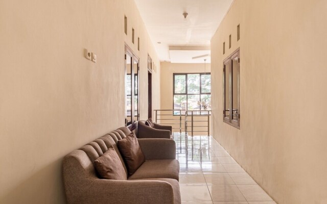 Arum Guest House by RedDoorz