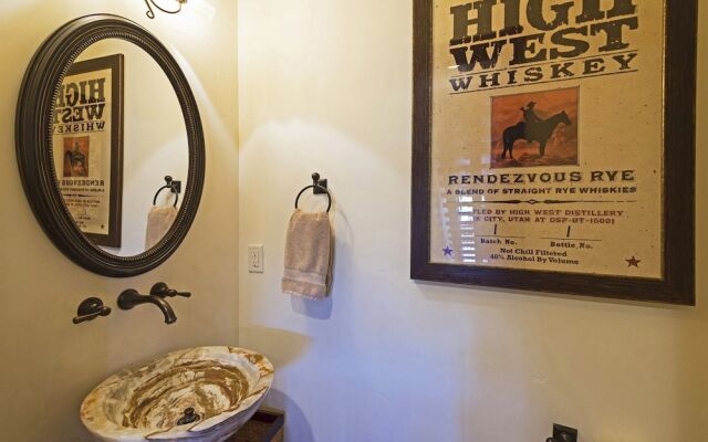 Abode at Big Game Lodge