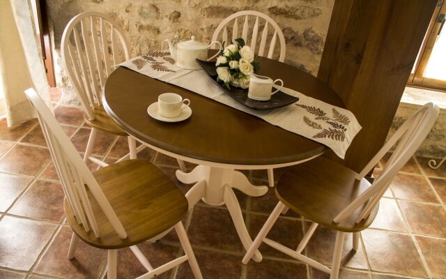 Alojamientos Victoria S.L.