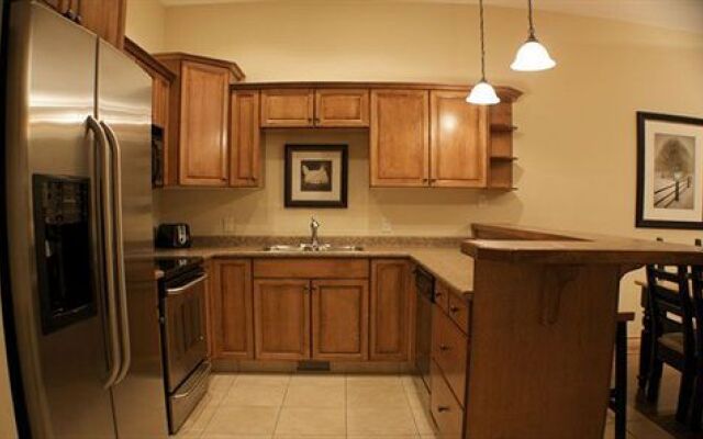 Sullivan Stone Lodge