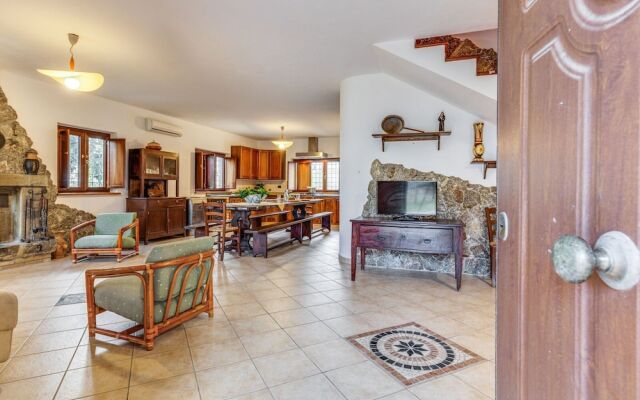 Chalet in Motta Santa Lucia in Greenery