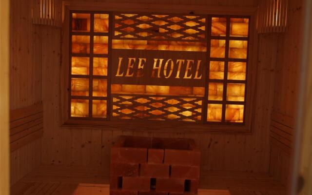 Lee Apartment & Hotel