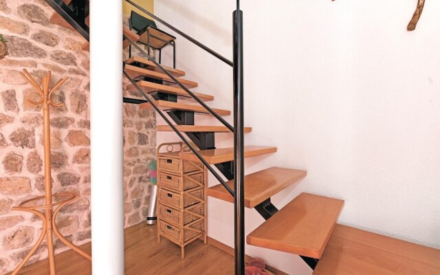 Amazing Home in Lozovac With Wifi and 3 Bedrooms