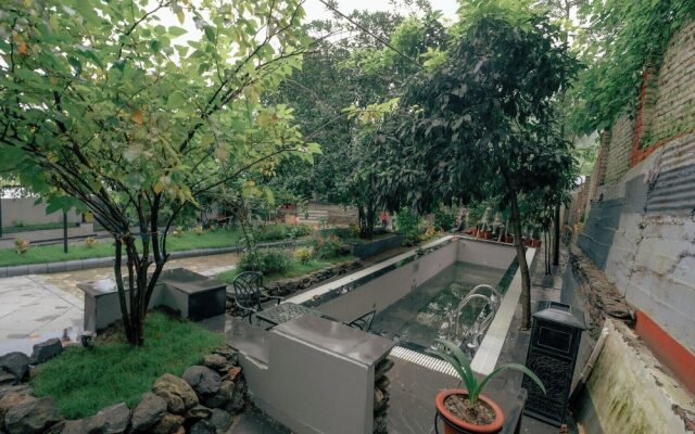 Summit Bougainvillea Tea Resort