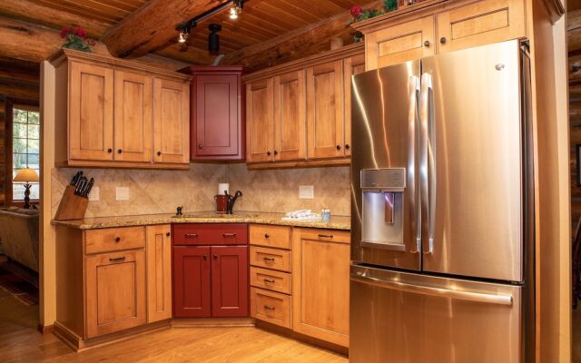 13 Bear Tree Court 5 Bedroom Home by RedAwning