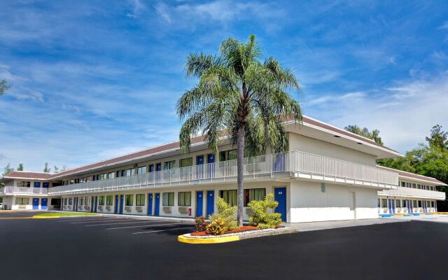 Motel 6 Dania Beach
