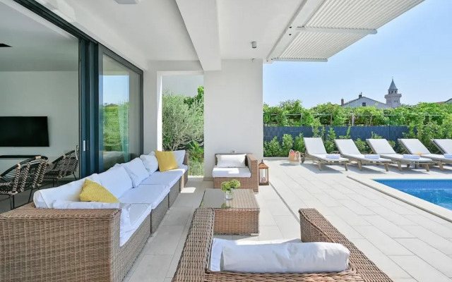 Modern Villa With Private Pool and Terrace