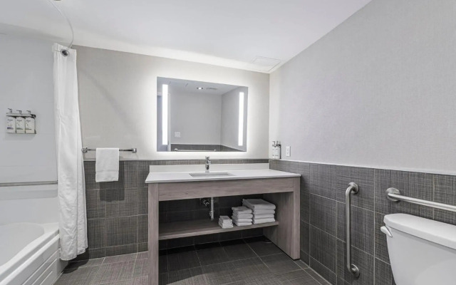 Holiday Inn Express Hotel Saint - Hyacinthe by IHG