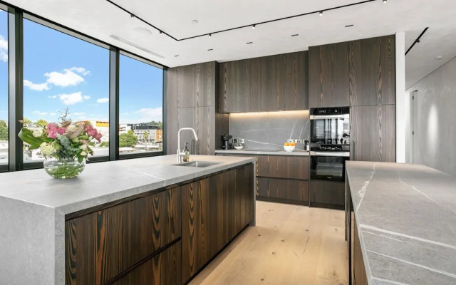 France Street Apartments by Urban Rest