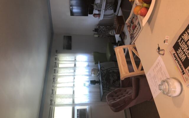 Brushwood House by Smith Point Beach