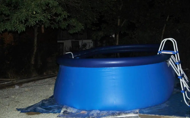 Guest house on Bolnichnyi 11