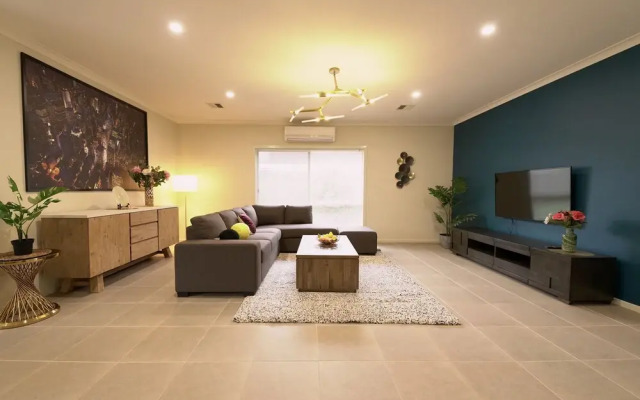 Newly Modern Home for Big Group near SC
