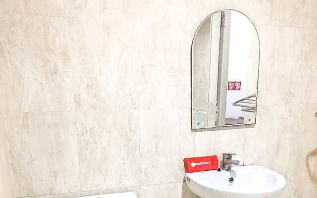 RedDoorz near Bukit Darmo Golf
