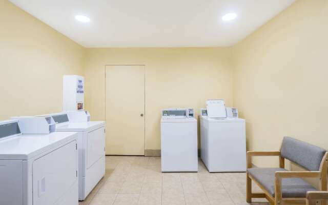 Days Inn by Wyndham Statesville